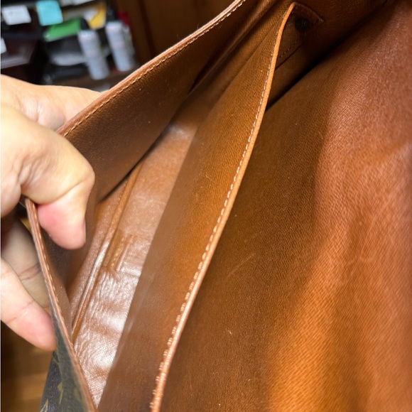 Louis Vuitton GM Cartouchiere sling Crossbag bag only - Picture 6 of 16